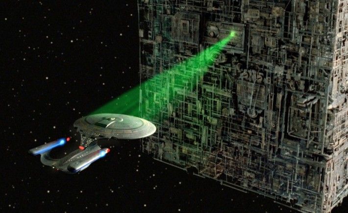 Startship controlled by a tractor beam
